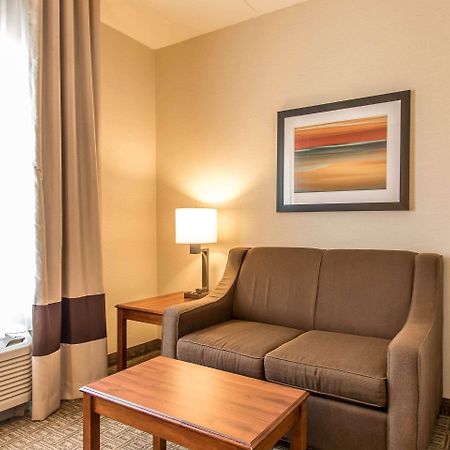 Comfort Suites Richmond Exteriér fotografie