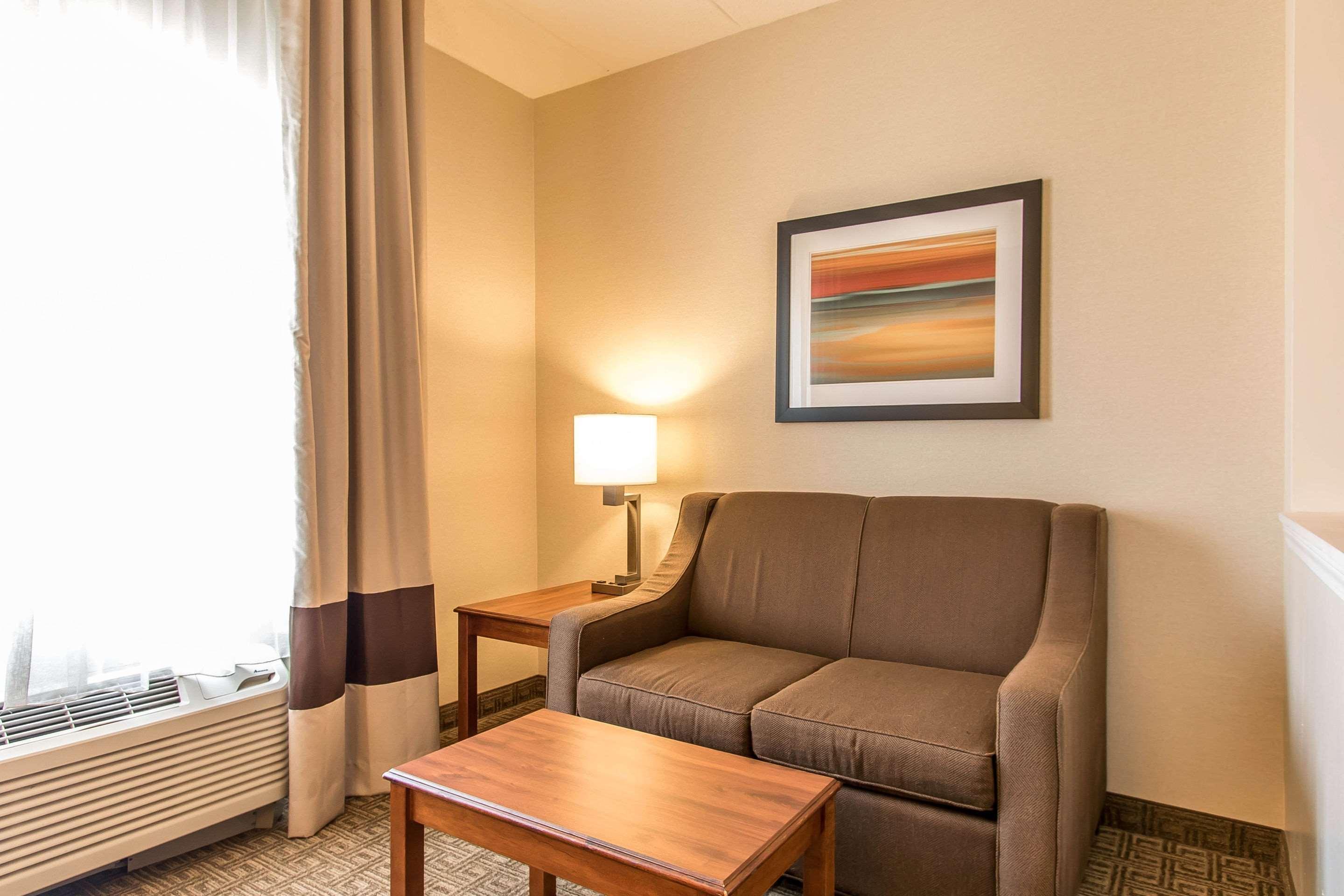 Comfort Suites Richmond Exteriér fotografie
